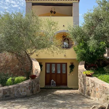 Case Vacanze Villa Rosita San Teodoro  Exterior foto